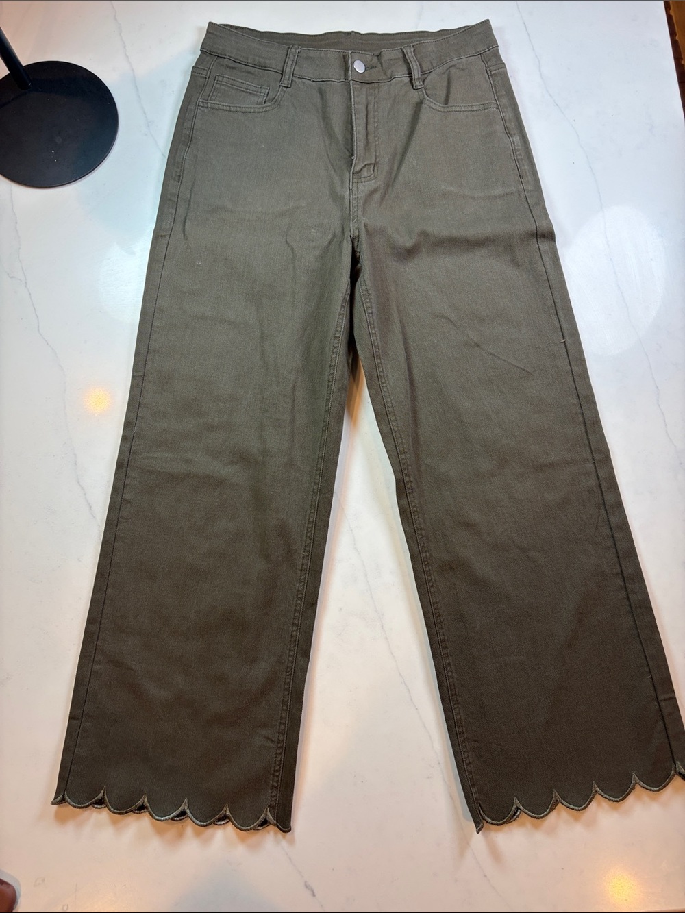Olive Scallop-Hem Pants